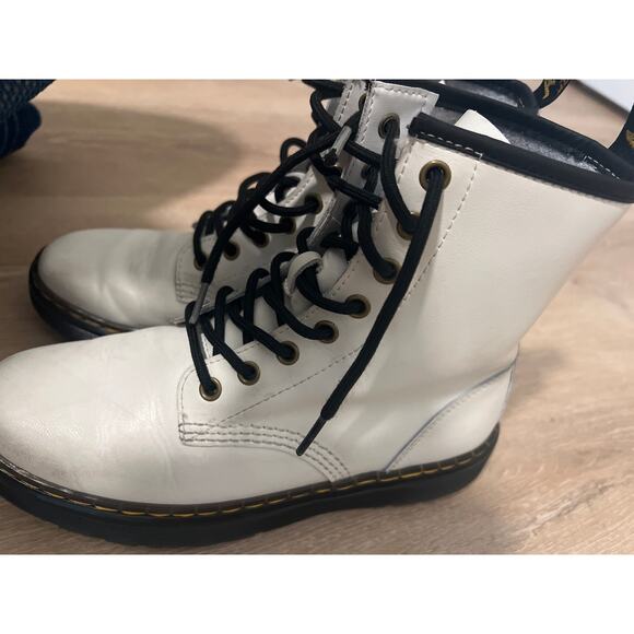 Dr. Doc Martens Leather Zavala White Combat Boots Lace Up Women's Sz 7 Men's 6 - Picture 5 of 9